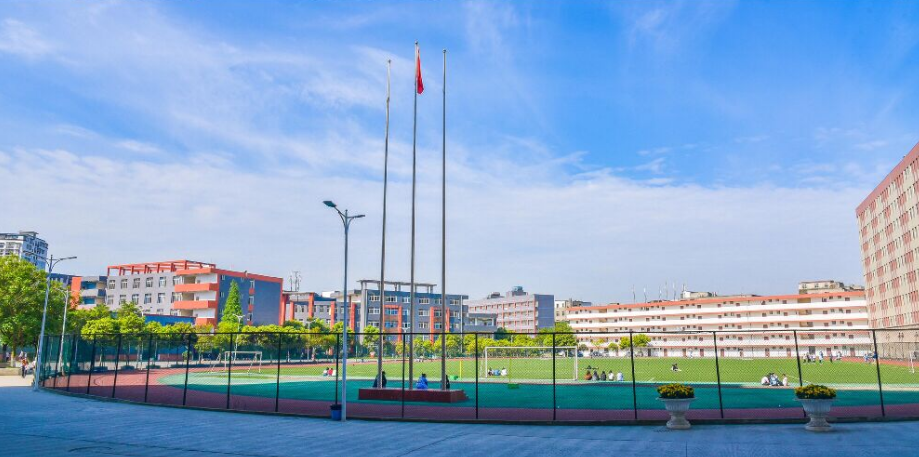 川科外國(guó)語(yǔ)學(xué)校安保人員與學(xué)生比例？