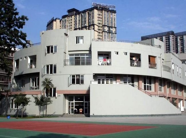 成都市鹽道街中學(xué)發(fā)展前景怎么樣？