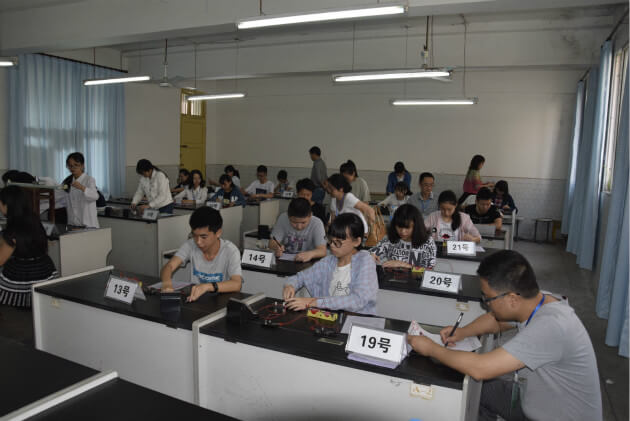 內(nèi)江三中學(xué)?；靖艣r
