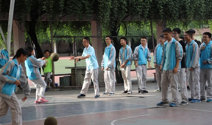西南交通大學(xué)附屬中學(xué)近幾年中考錄取情況？