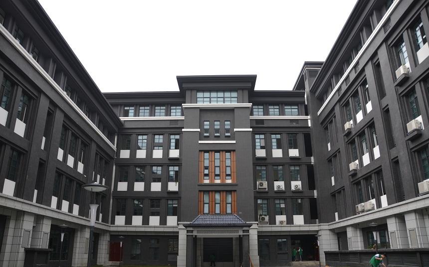成都二十中學(xué)2018年中考分?jǐn)?shù)線是多少？