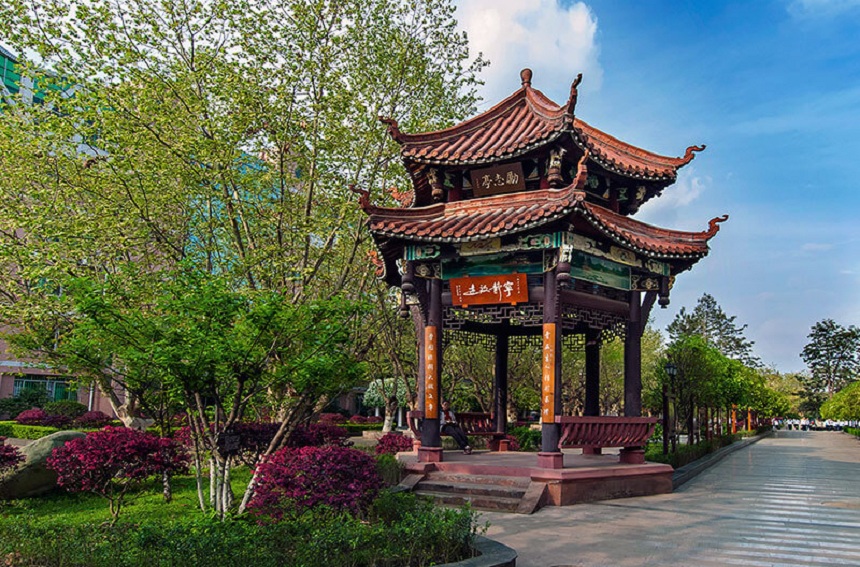 中和中學環(huán)境好不好？