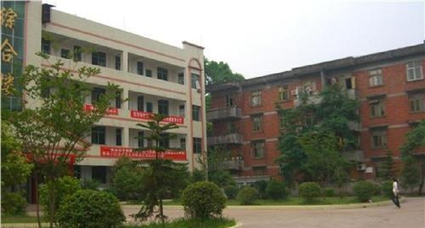 丹山中學在哪？