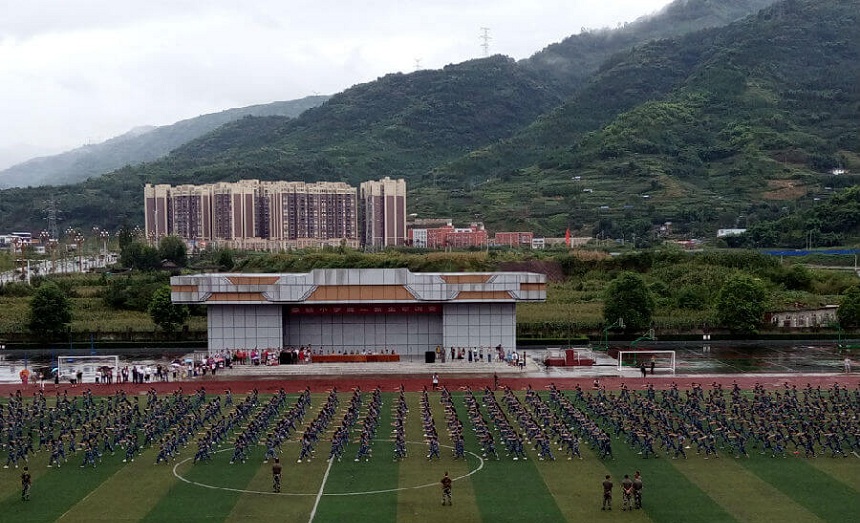滎經(jīng)中學環(huán)境好不好？