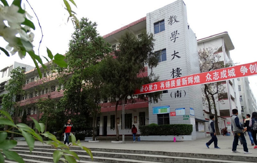 中江實(shí)驗(yàn)中學(xué)環(huán)境怎么樣、好嗎？