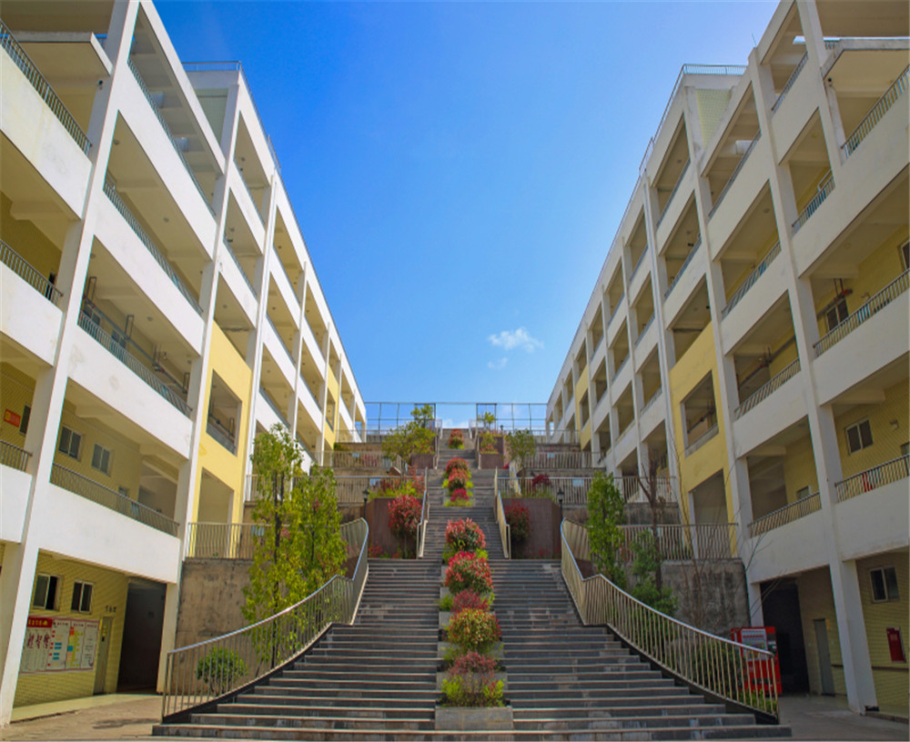 廣元市八二一中學(xué)2020年招生計劃公布了嗎？