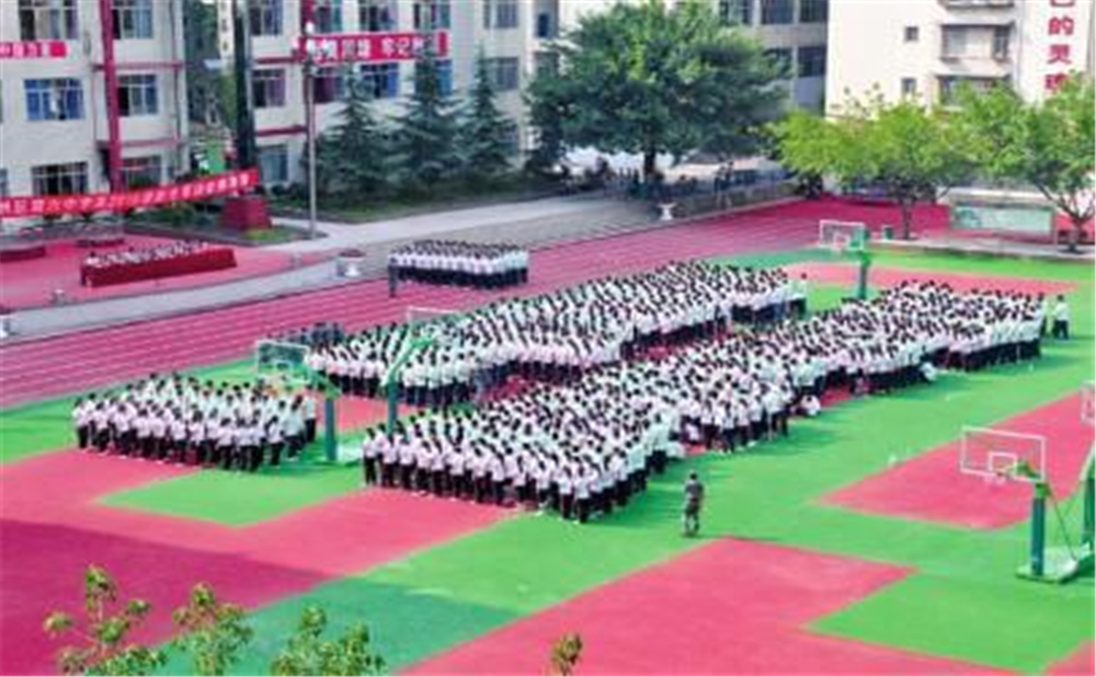 巴中六中學(xué)校環(huán)境怎么樣？