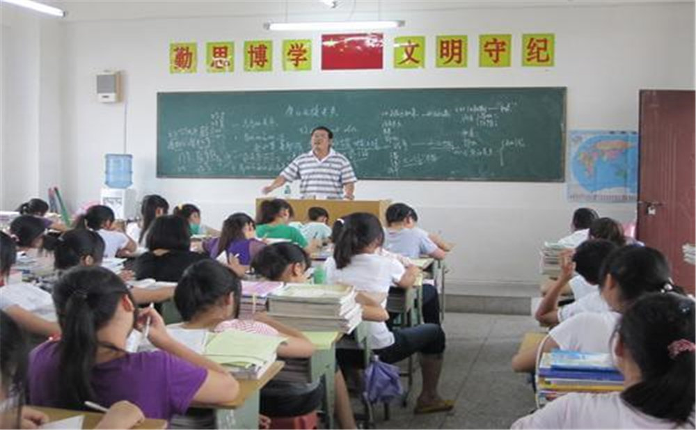 奇章中學(xué)學(xué)校環(huán)境如何？