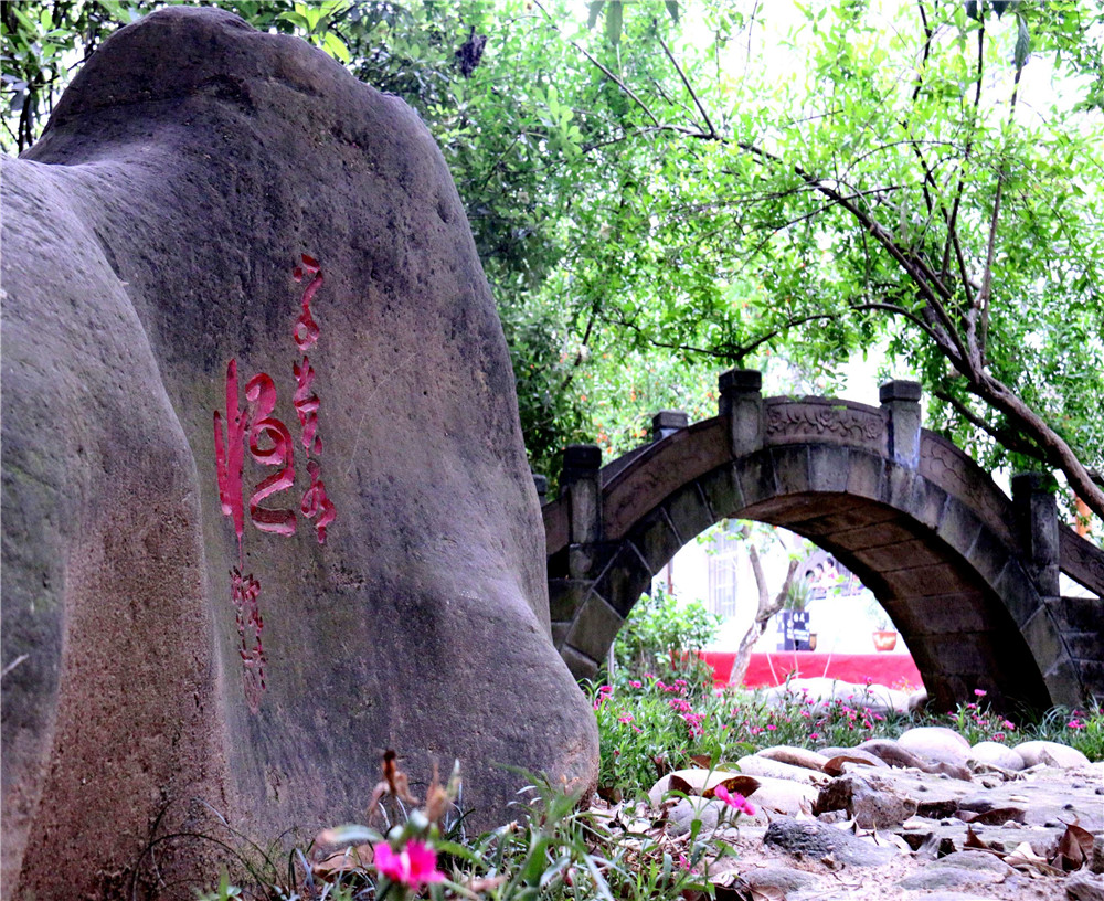 歧坪中學(xué)的詳細(xì)地址在什么地方？
