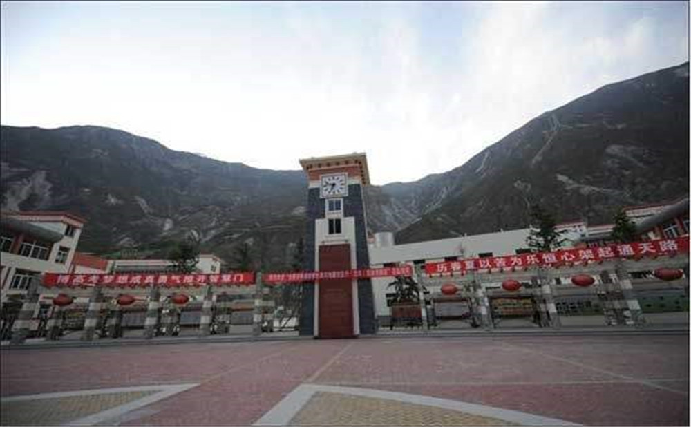 汶川中學(xué)2020年的錄取分?jǐn)?shù)先是多少？