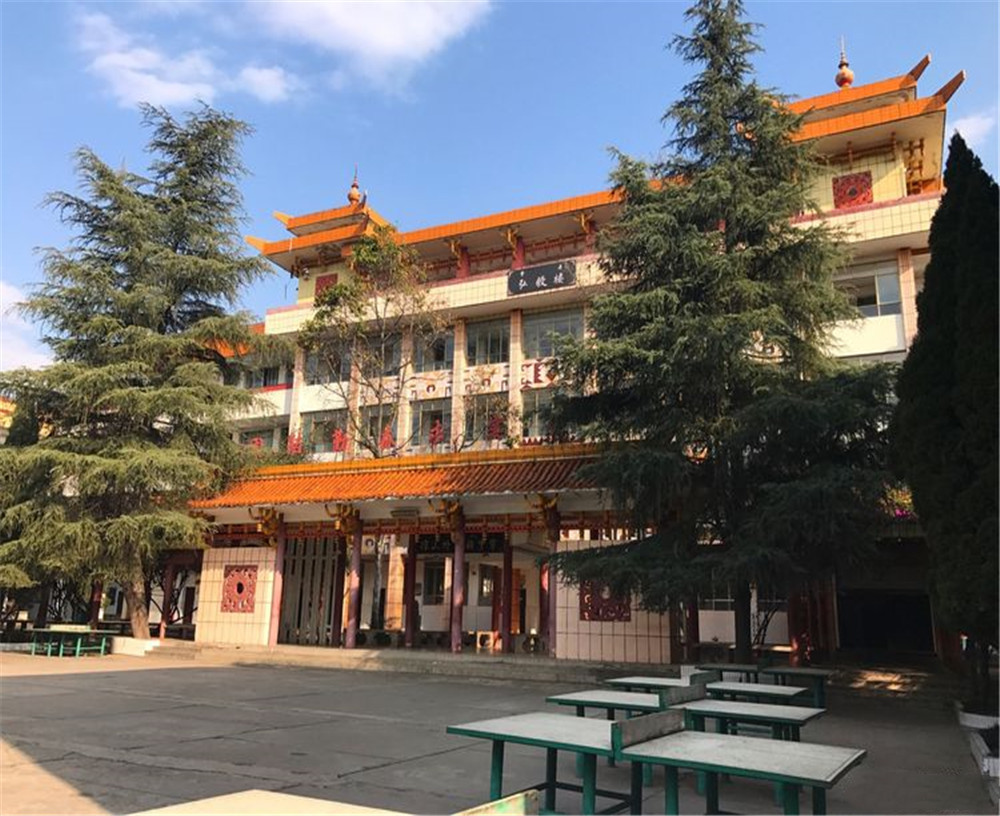 涼山州民族中學學校招辦電話是多少？