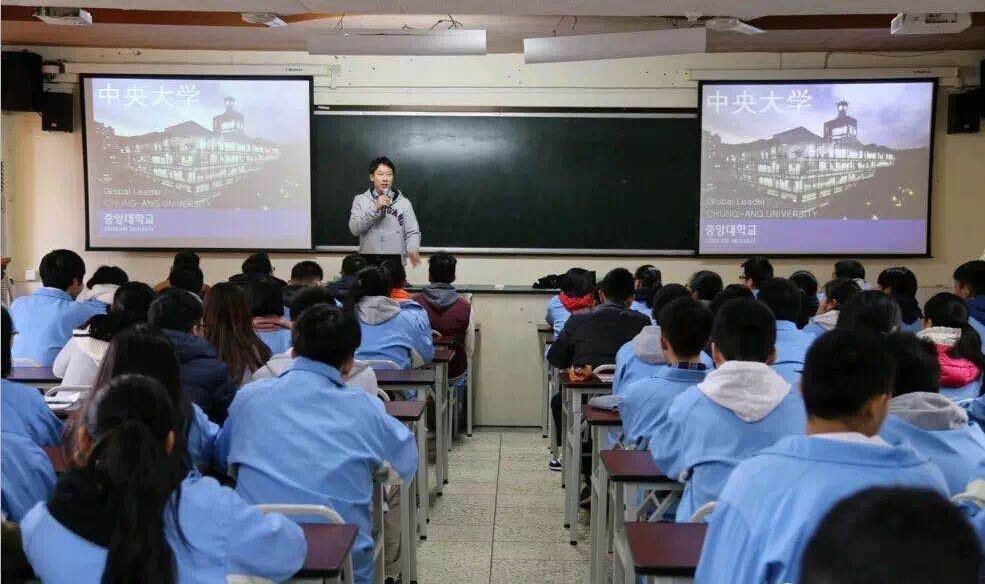 通錦中學(xué)的錄取分?jǐn)?shù)線是多少？