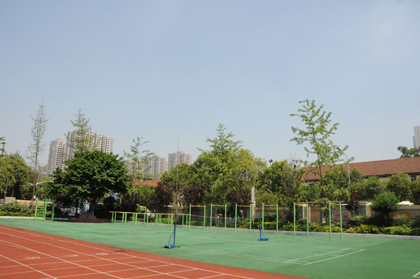 成都鐵路中學(xué)一年的學(xué)費(fèi)是多少？"鐵路2.jpg"