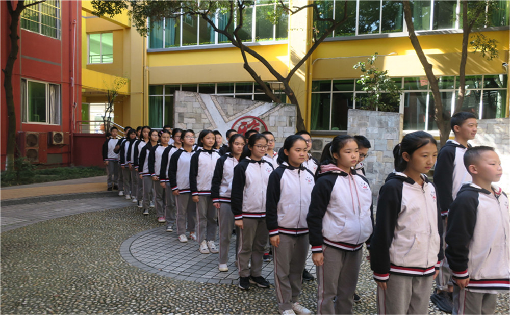 北大附中成都為明學校去年的錄取分數(shù)線是多少？