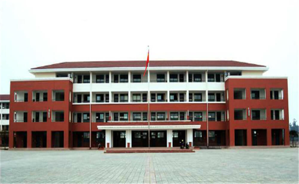 邛崍一中外招生一年的學(xué)費(fèi)是多少錢(qián)？