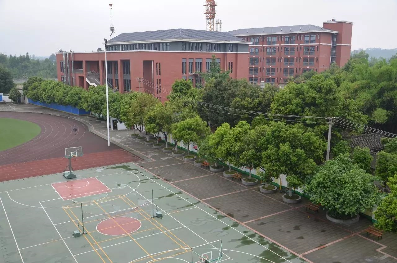 永安中學(xué)的住宿環(huán)境怎么樣？"image.png"
