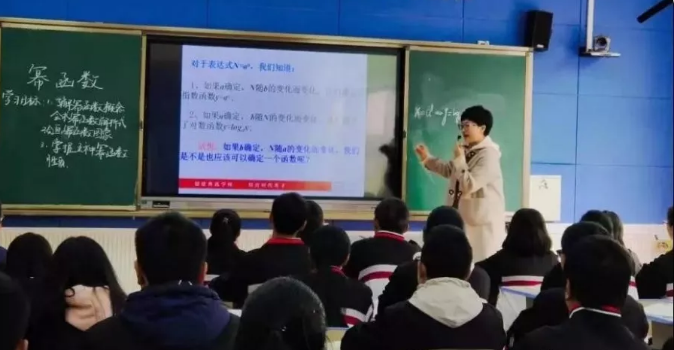 蒲江中學(xué)近三年的錄取分數(shù)線是多少？