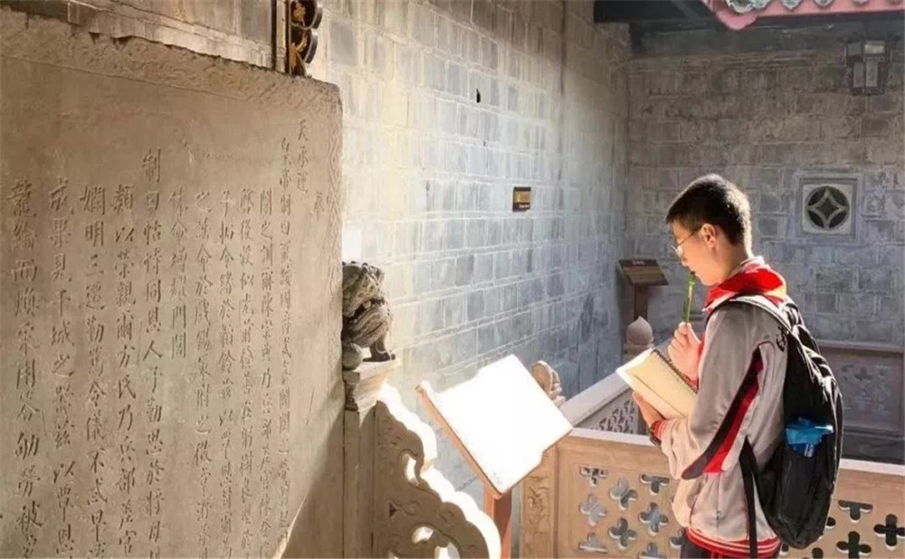 四川師范大學(xué)附屬中學(xué)本科升學(xué)率是多少？