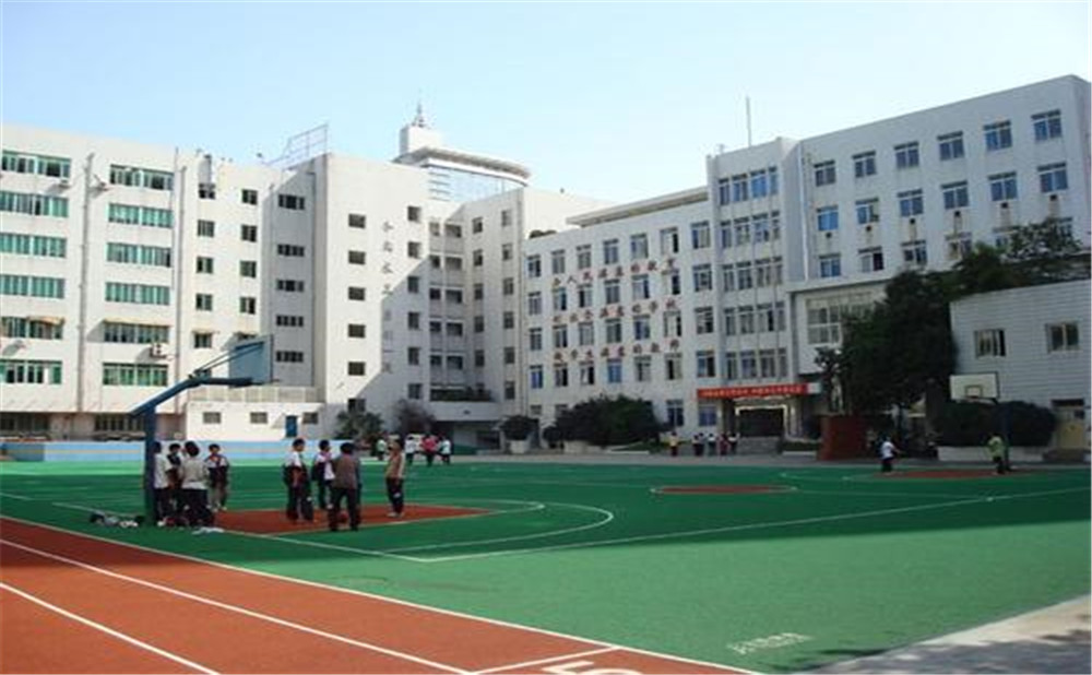 成都市西北中學的宿舍怎么樣？