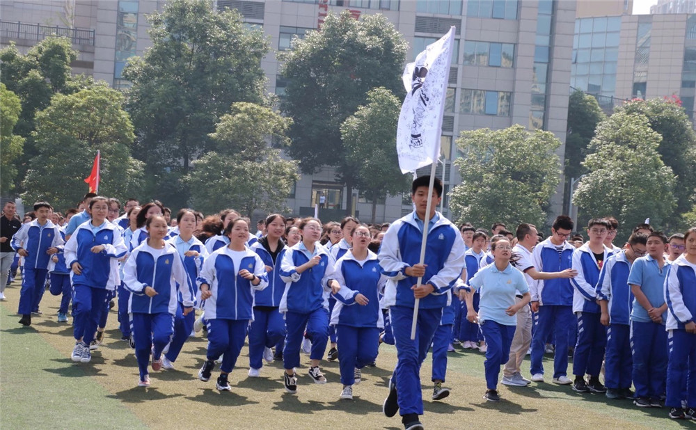 石室天府中學(xué)錄取分?jǐn)?shù)是多少？
