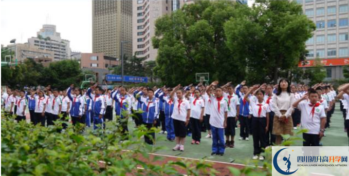成都市第十七中學(xué)的實(shí)驗(yàn)班怎么樣？