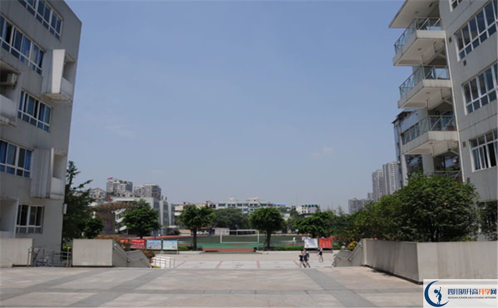 成都鐵路中學(xué)高中本部的錄取分?jǐn)?shù)是多少？