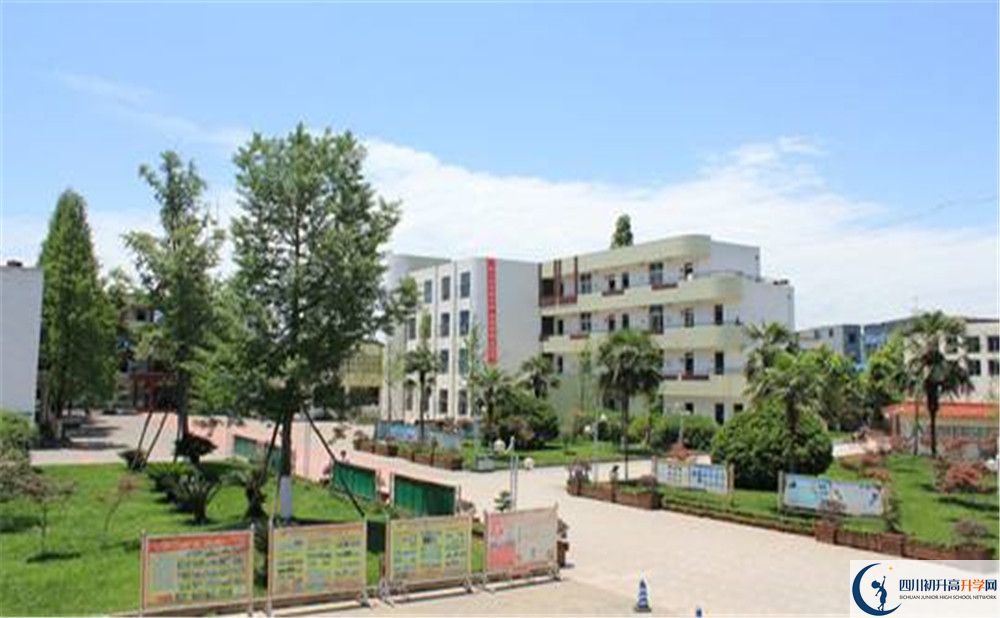 成都市籍田中學(xué)的老師好不好？