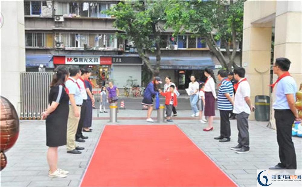 成都市石室聯(lián)中蜀華分校的高中住宿好不好？