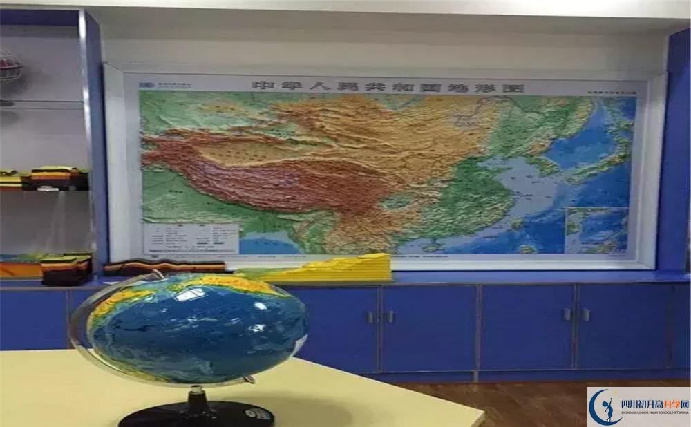 成都三十七中的高中住宿好不好？