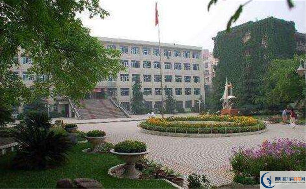 簡陽中學(xué)的學(xué)費一期是多少？