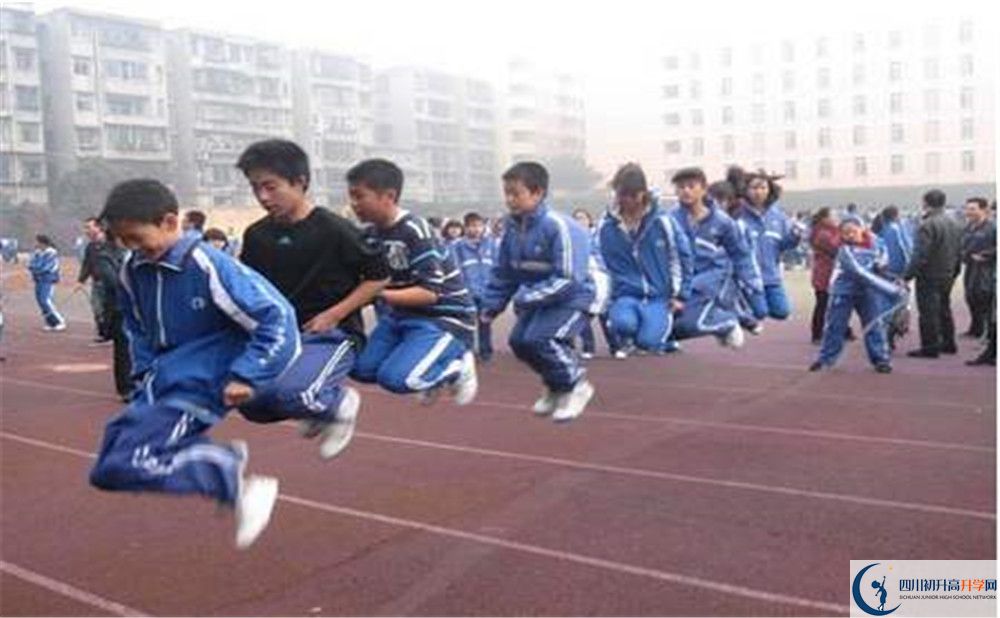 成都新世紀(jì)外國(guó)語學(xué)校的分?jǐn)?shù)線大概是多少？