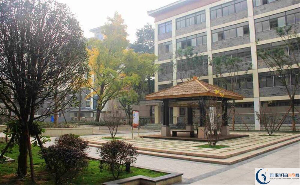 成都市西北中學高中歷年來的分數(shù)線是多少分？