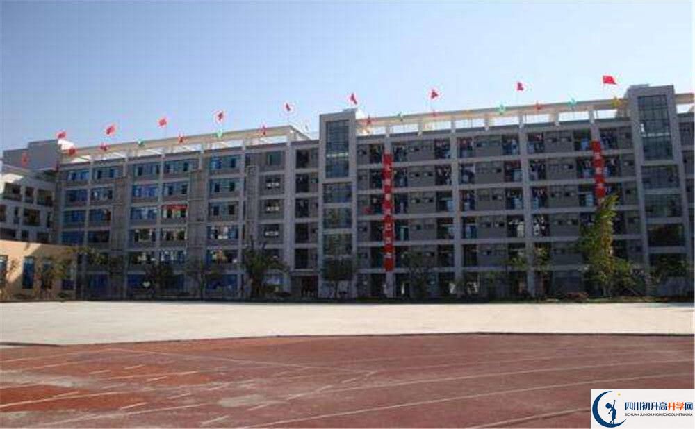 成都十二中（四川大學(xué)附屬中學(xué)）的分數(shù)線大概是多少分？