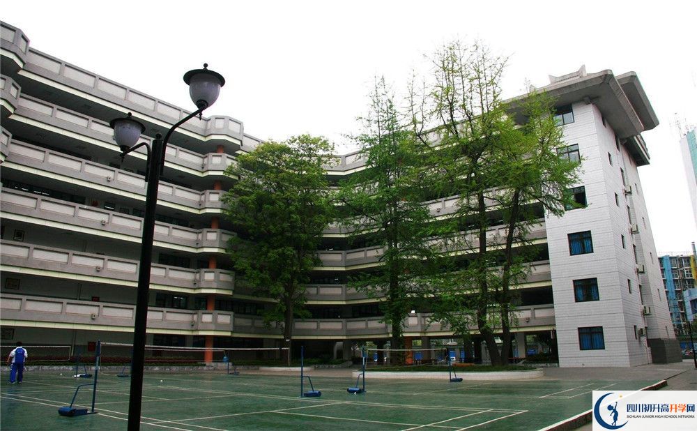 石室天府中學的學校地址在哪里？