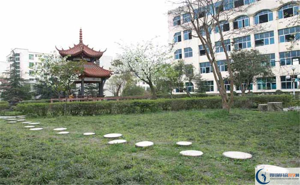 都江堰外國語實驗學校自主招生分數(shù)是多少？