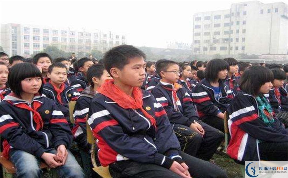 大邑縣實(shí)驗(yàn)中學(xué)2020年高中部入學(xué)條件是什么？