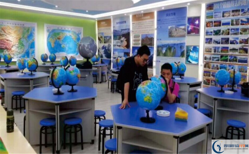 川科外國語學校2020年外地生學費是多少？