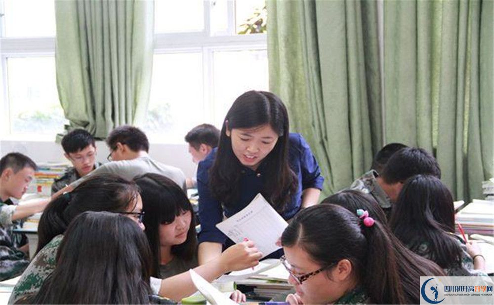 八一聚源高級(jí)中學(xué)的高中住宿怎么樣？