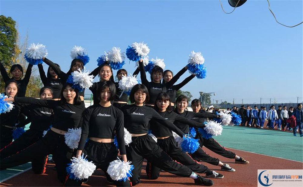 青城山高級(jí)中學(xué)位置在哪里？