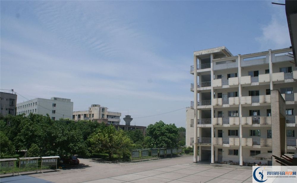 高埂中學(xué)平行班與實(shí)驗(yàn)班差多少？