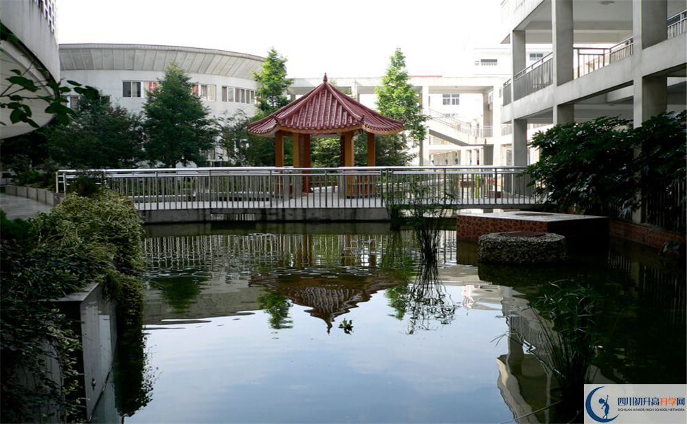 成都市龍泉中學在全國高中排名是多少？