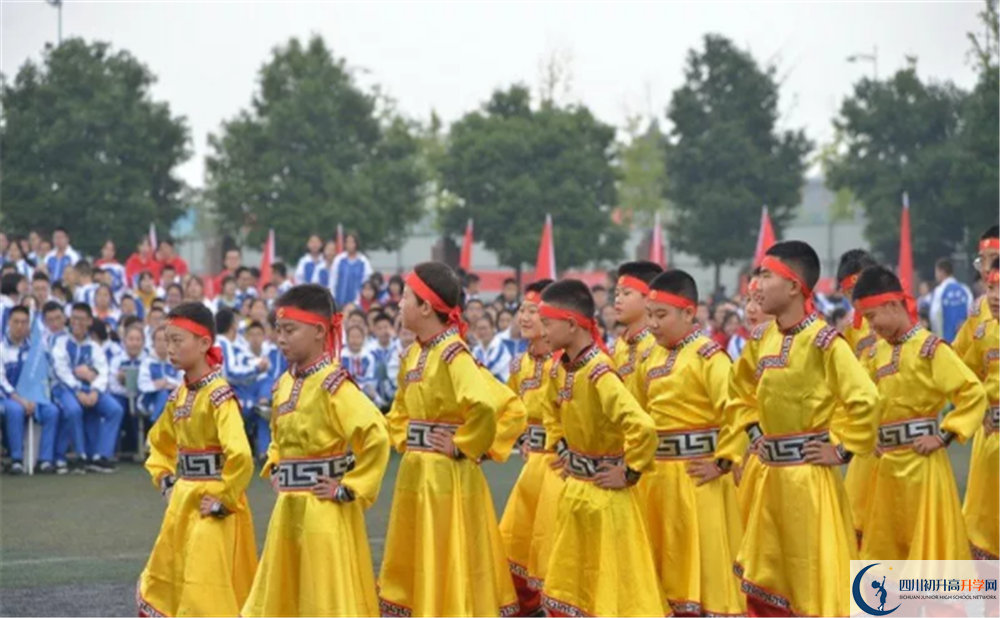 成都石室蜀都中學(xué)實(shí)驗(yàn)班人數(shù)是多少？