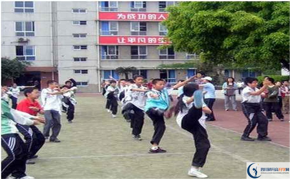 成都玉林中學(xué)實驗班學(xué)費貴嗎？