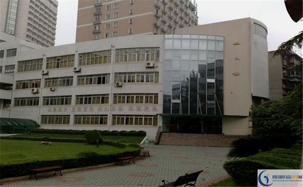 成都市鹽道街中學軍訓多久？