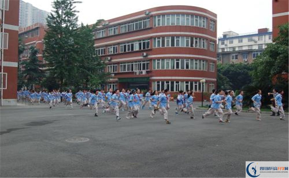 北師大成都實驗中學2020年高考人數(shù)是多少？