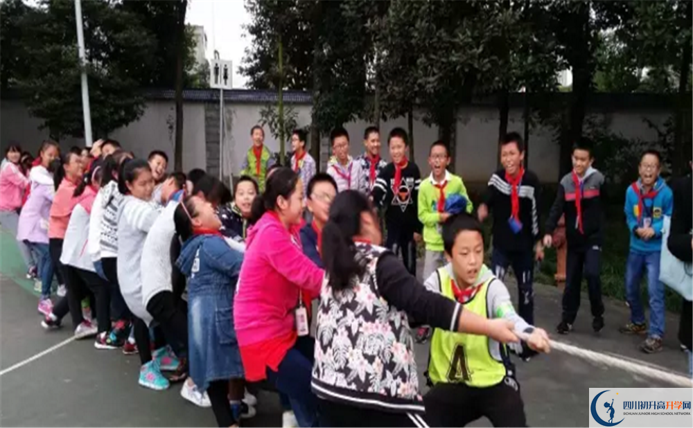 成都市龍泉中學(xué)2020年高考人數(shù)是多少？