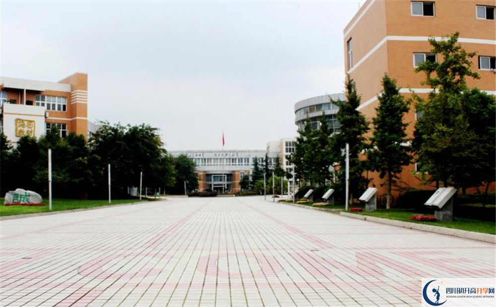 成都七中實驗學校軍訓多久？