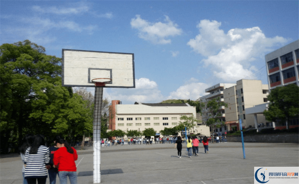 蓬安二中今年的錄取條件是否有變化？