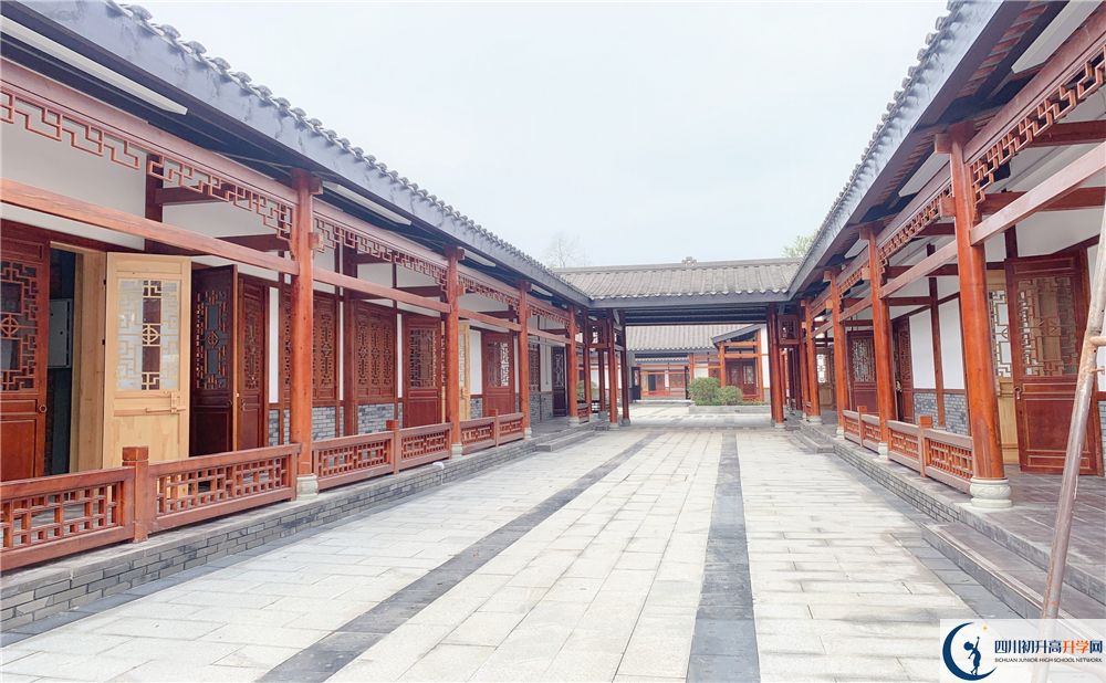 成都綿實(shí)外國語學(xué)校2020年學(xué)費(fèi)多少？